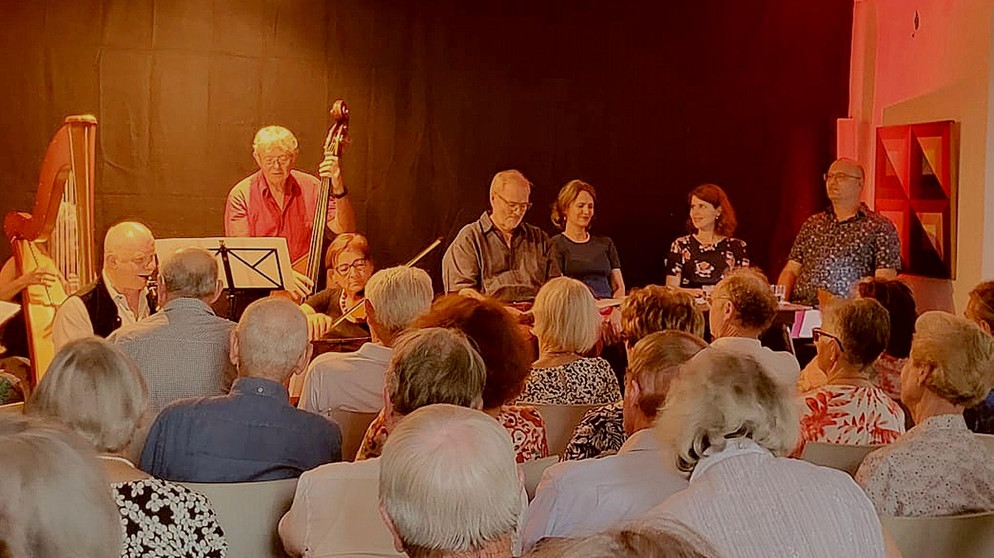 Die Hofmarkmusik und das BR Sprecherteam