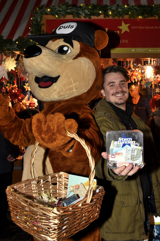 Christkindlesmarkt Nürnberg 2019 BR PULS Open Air Bär und Kevin Ebert