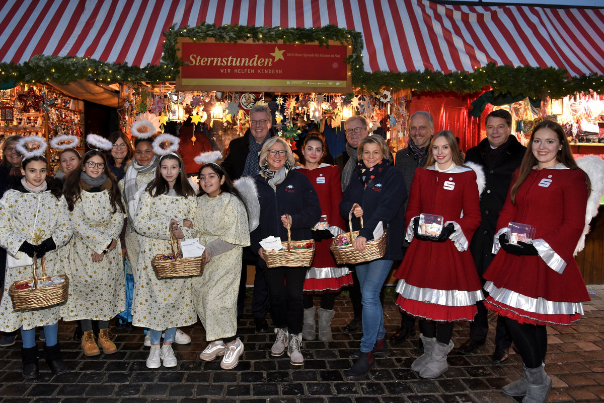 Christkindlesmarkt Nürnberg 2019, Team Sparkassenverband mit Vorständen und OGS-Engeln