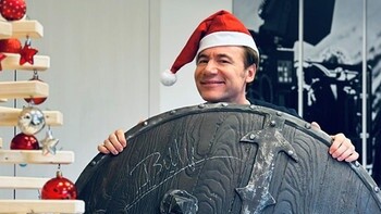 Michael Bully Herbig versteigert einen signierten Original-Schild aus einem der "Wickie"-Filme
