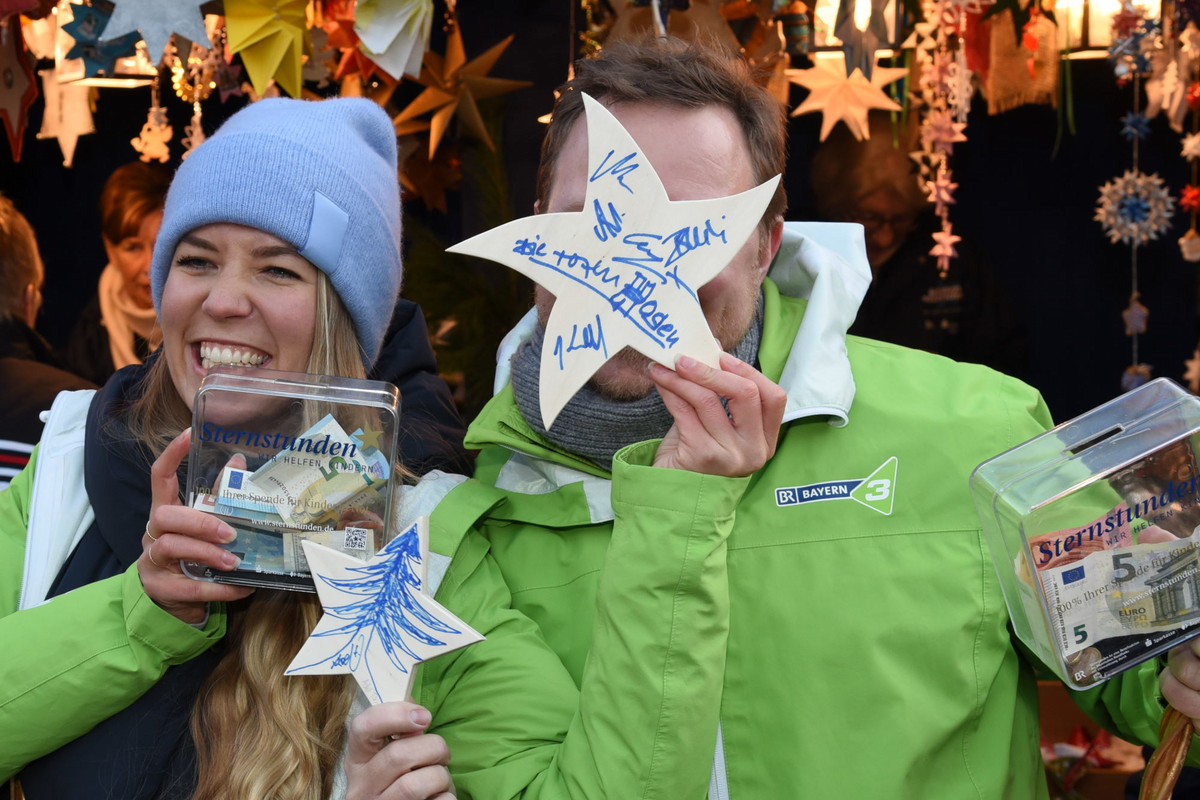 Christkindlesmarkt Nürnberg 2019 BAYERN 3 versteigert handsignierte Promisterne, Jacqueline Belle und Jerry Gstöttner