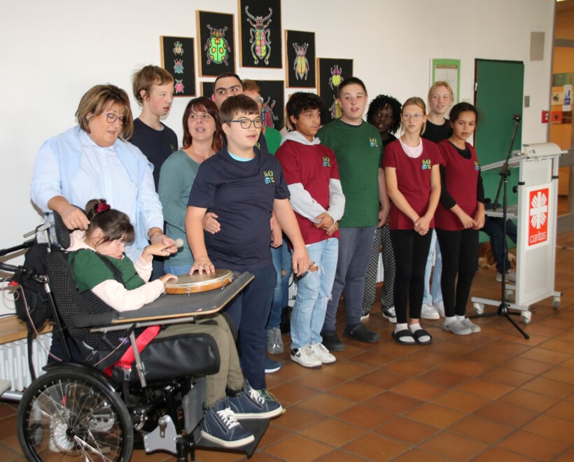 Schülerinnen und Schüler der Caritas-Förderzentren St. Severin und Don Bosco mit geistiger und (mehrfacher) körperlicher und motorischer Behinderung