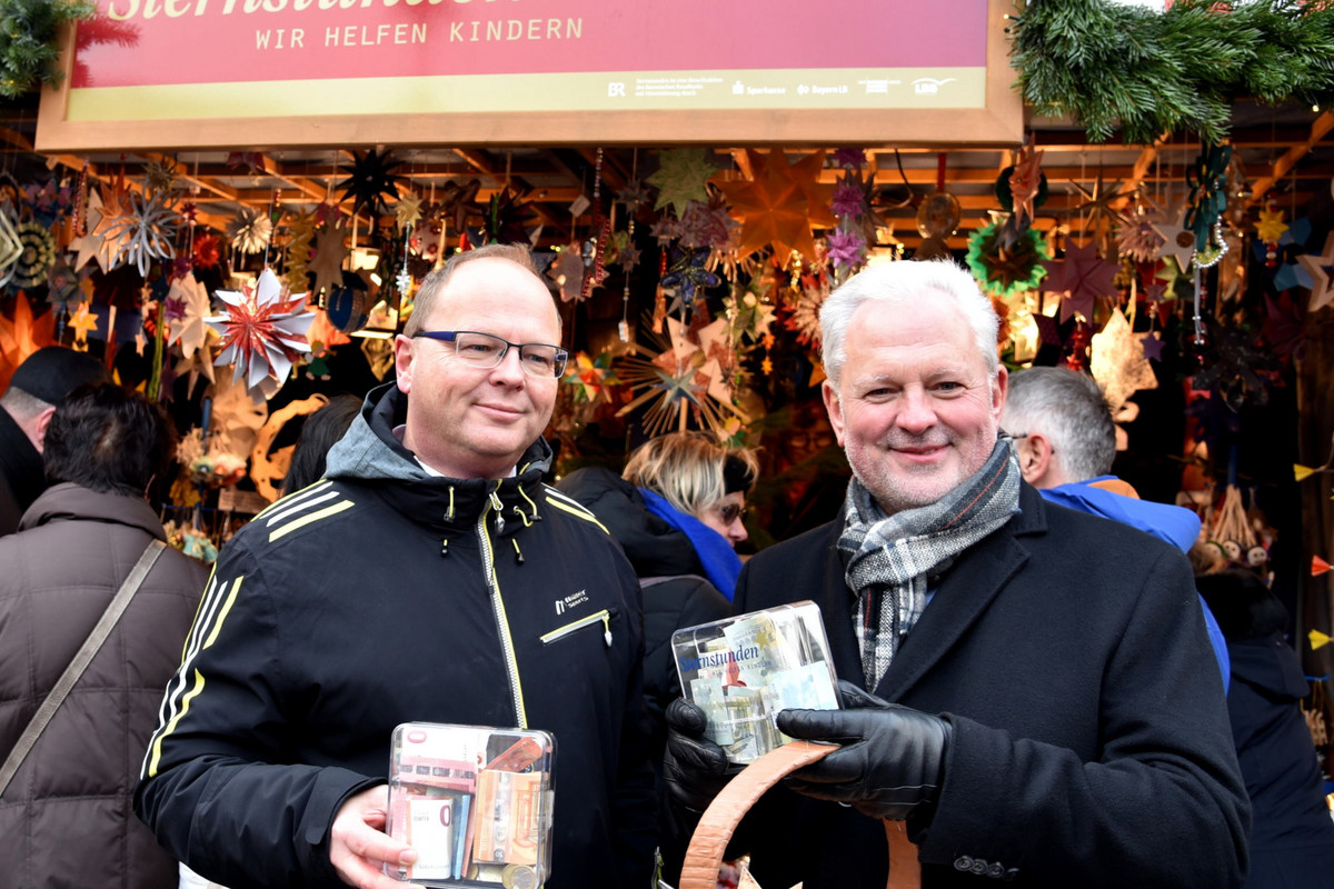 Christkindlesmarkt Nürnberg 2019 Friedrich Weitner (l.), Richter am OLG Nürnberg und Dr. Thomas Dickert, Präsident OLG Nürnberg