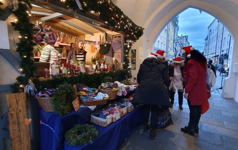 Stand auf dem Rosenheimer Weihnachtsmarkt