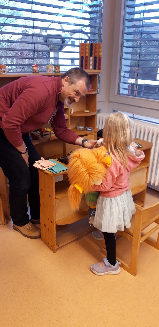Therapieraum mit Karl Brückner (Berater in der Beratungsstelle)