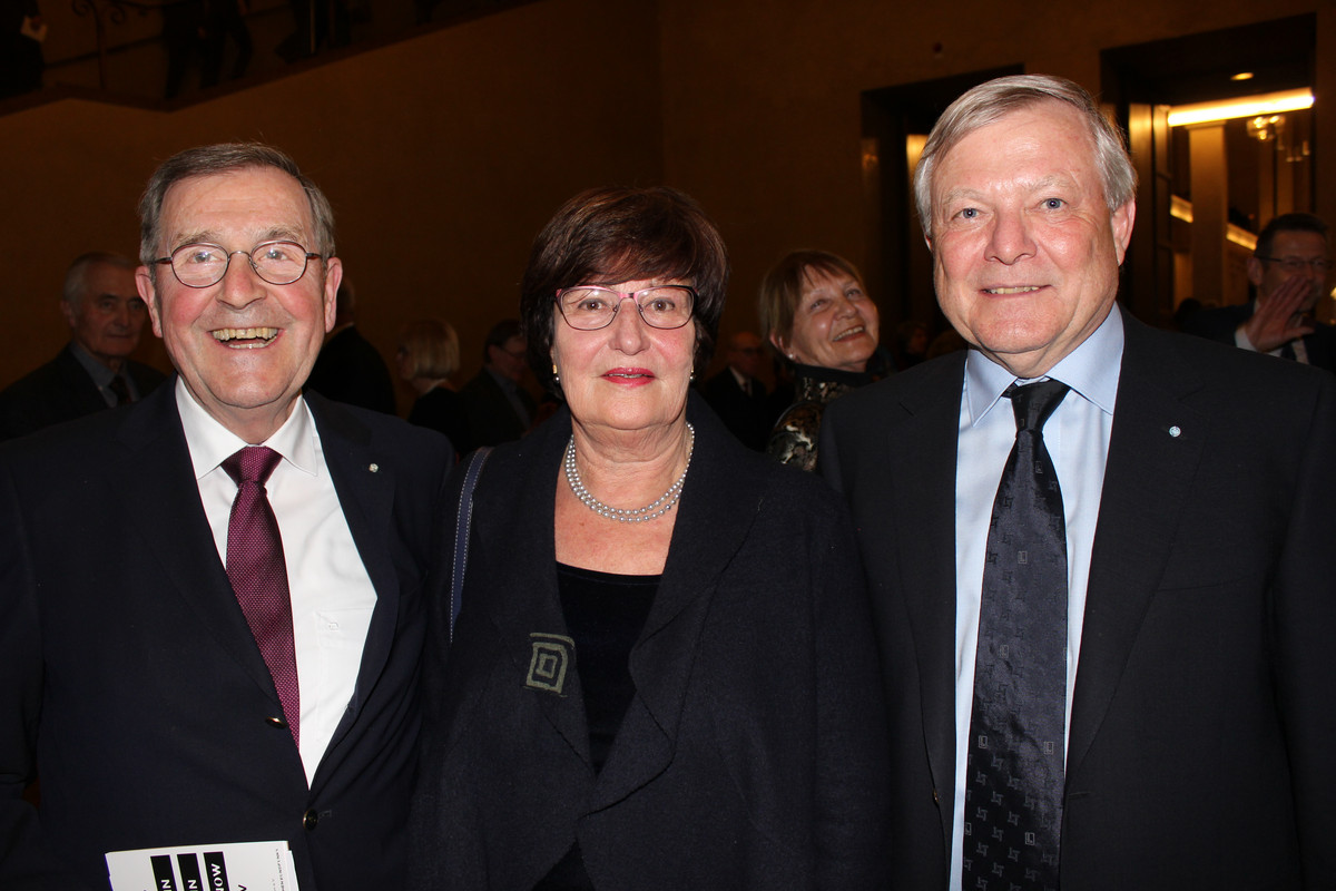 Benefizkonzert 25 Jahre Sternstunden Herkulessaal München, v.l.: Dr. Peter Kahn, Christa Stewens, Dr. Reinhard Dörfler