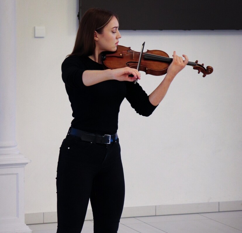 Cosima Schwaiger mit einem Violinspiel auf höchstem Niveau.