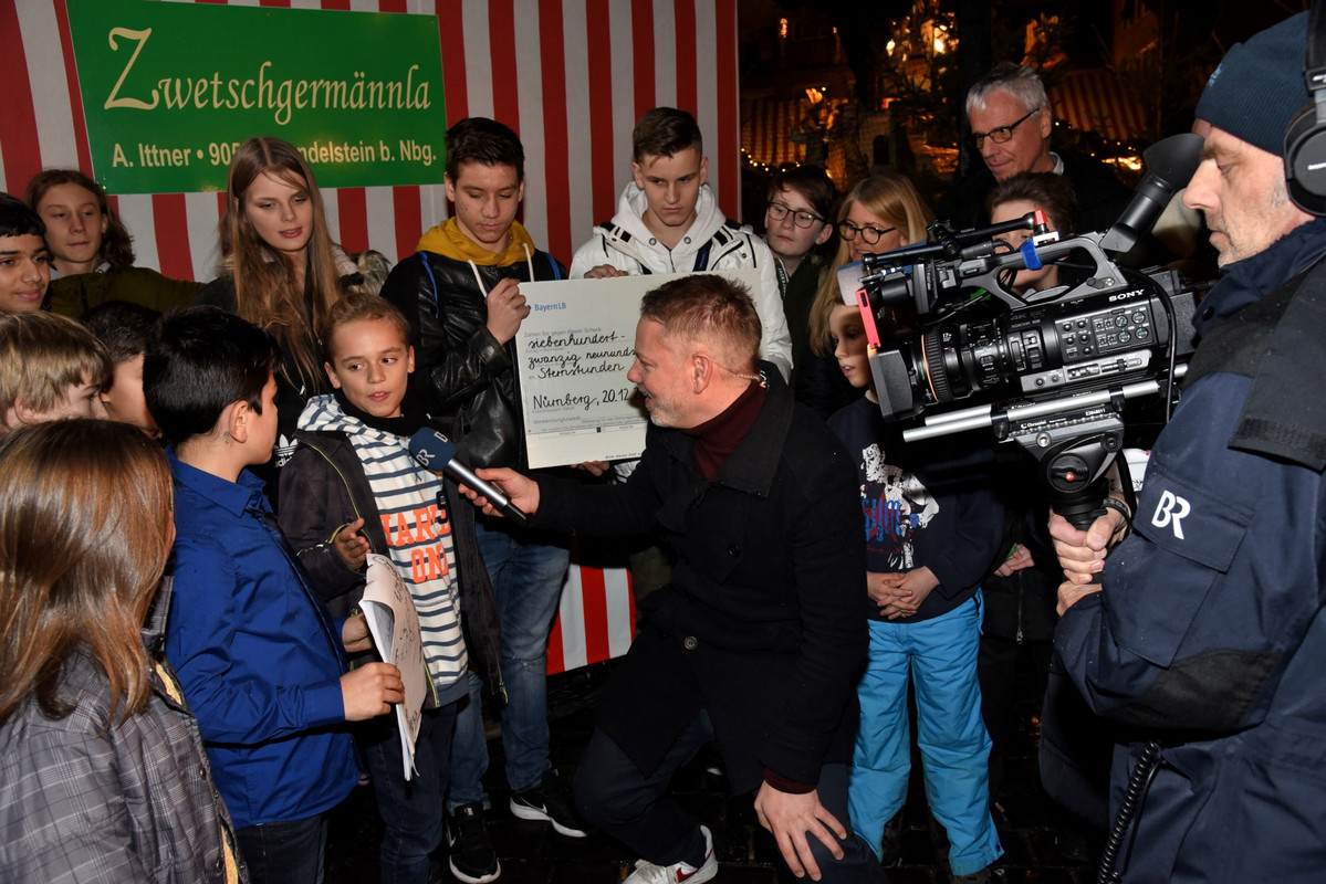 Christkindlesmarkt Nürnberg 2019, Grund- und Mittelschule Dittelbrunn mit Tobias Burkert, BR Studio Franken