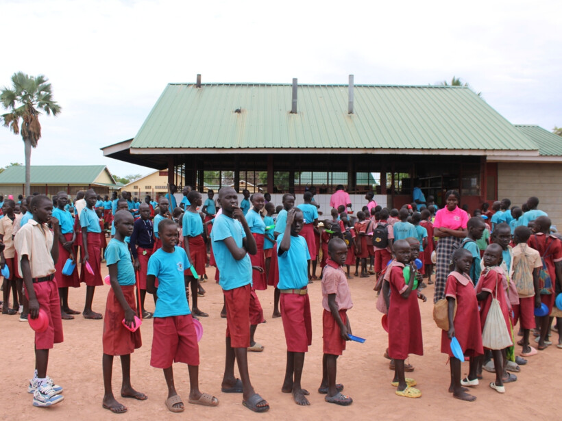 169-2024, Schulspeisung Loreto-Schulen im Südsudan, Kinder Loreto-Schule, Hoffnungszeichen e.V., Wartschlang Schulspeisung