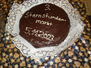 Kuchen mit Schriftzug "3. Sternstundenmarkt Huglfing"