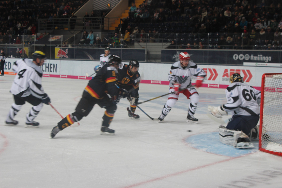 Benefizspiel Eishockey EC Sternstunden gegen Polizeinationalmannschaft 11.11.2017