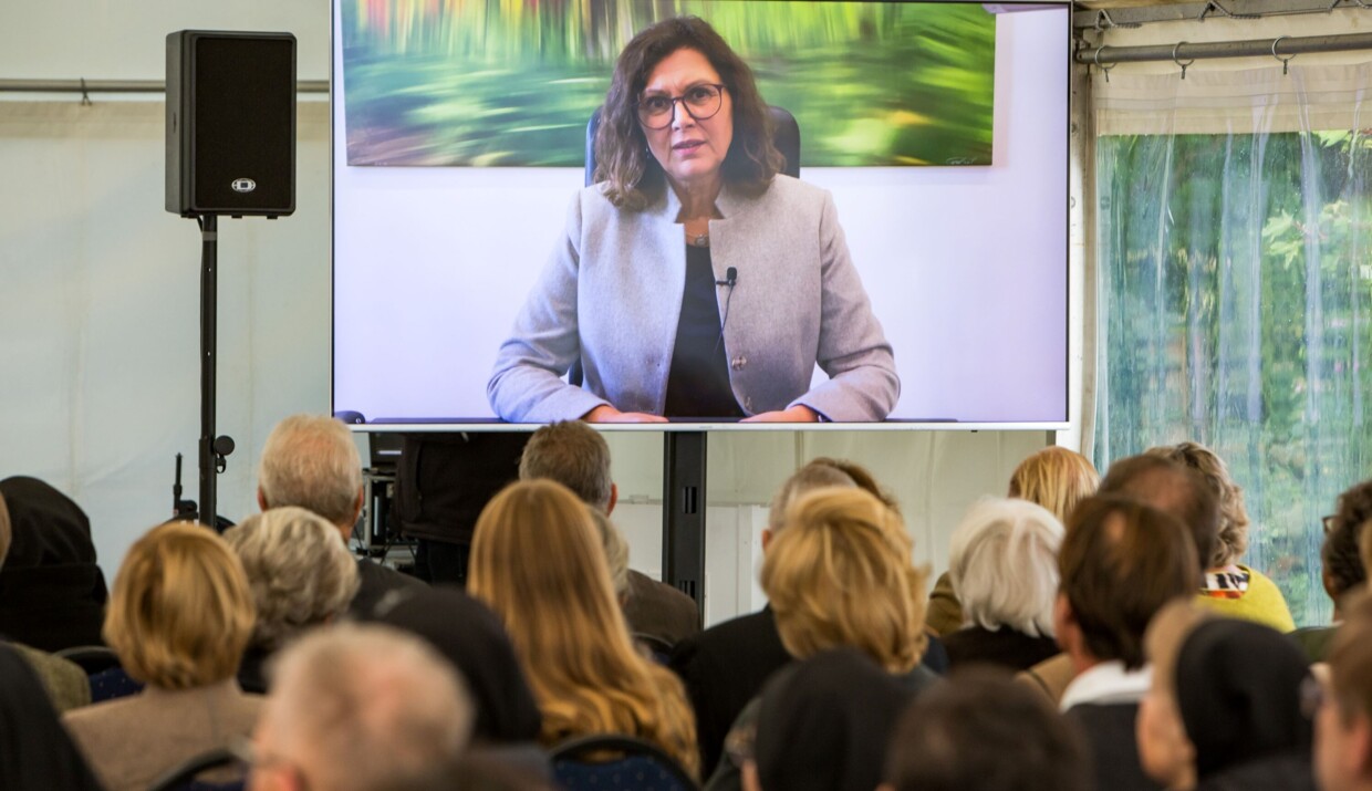Schirmherrin Ilse Aigner per Videoschalte